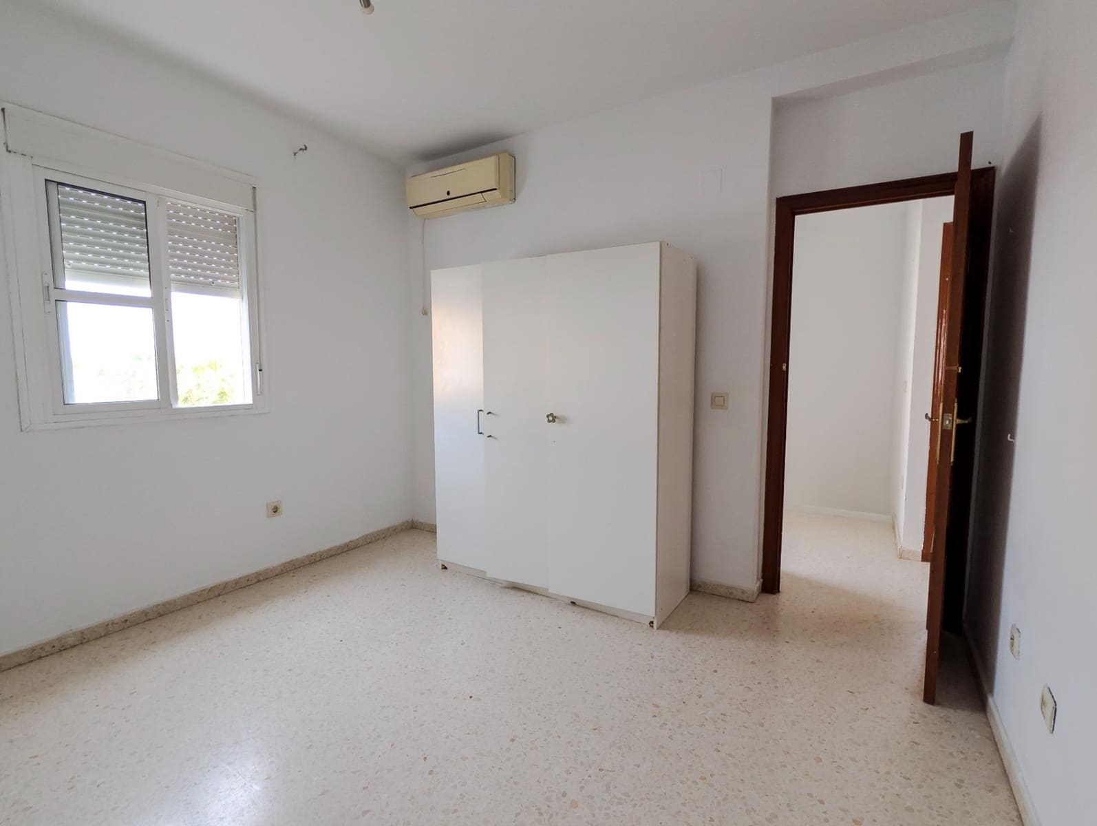 3 soveværelse Semi-Rækkehus til salg i Sanlucar la Mayor - € 199.900 (Ref: 9977311)