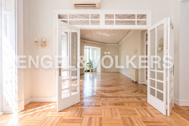3 soveværelse Lejlighed til leje i Almagro, Madrid by - € 7.500 (Ref: 9080960)