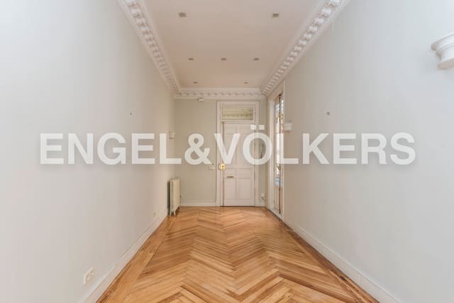 3 soveværelse Lejlighed til leje i Almagro, Madrid by - € 7.500 (Ref: 9080960)