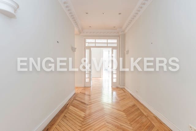 3 soveværelse Lejlighed til leje i Almagro, Madrid by - € 7.500 (Ref: 9080960)