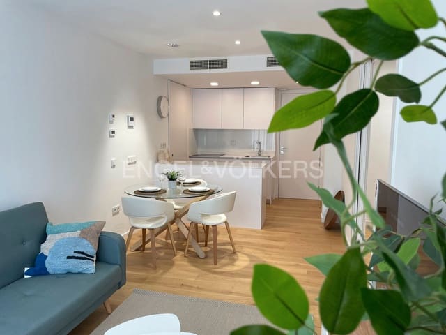 1 bedroom Apartment for rent in Argüelles, Madrid city with pool - € 2,500 (Ref: 9082026)