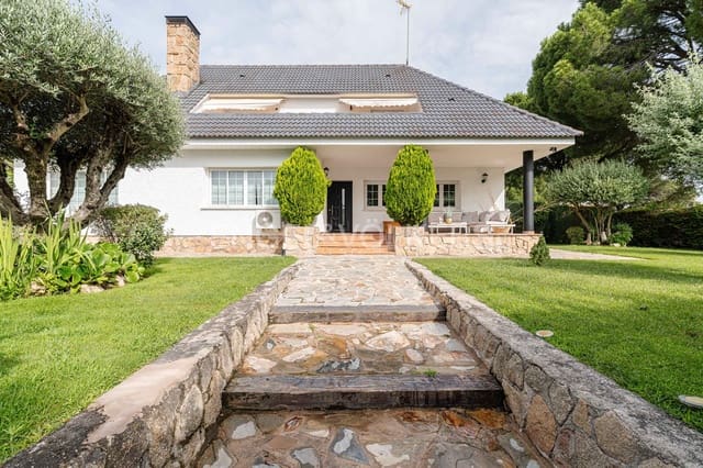 Chalet de 4 habitaciones en Villaviciosa de Odón en venta con piscina garaje - 970.000 € (Ref: 9085693)