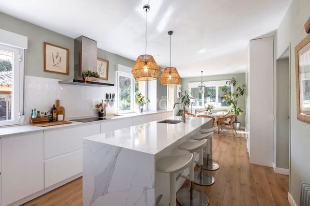 6 soveværelse Villa til salg i San Sebastián de los Reyes med swimmingpool - € 1.350.000 (Ref: 9086160)