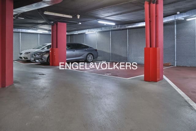 Piso en El Viso, Madrid ciudad en alquiler con garaje - 220 € (Ref: 9093383)