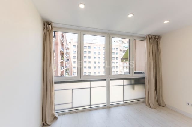 3 soveværelse Lejlighed til leje i Cuatro Caminos, Madrid by - € 2.100 (Ref: 9093432)