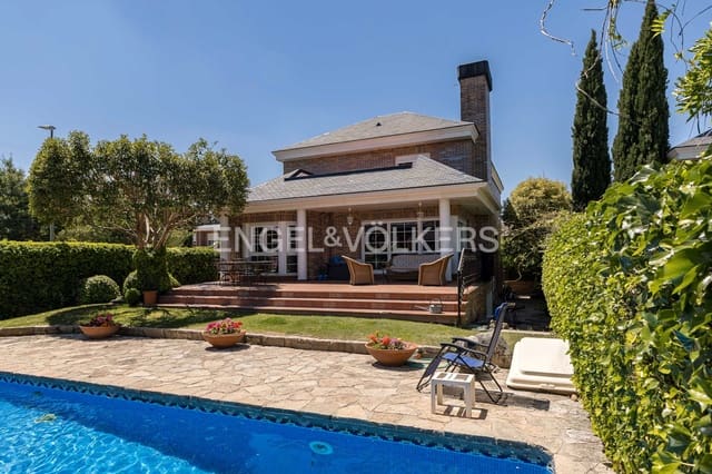 6 soveværelse Villa til salg i Las Rozas de Madrid med swimmingpool - € 1.350.000 (Ref: 9093458)