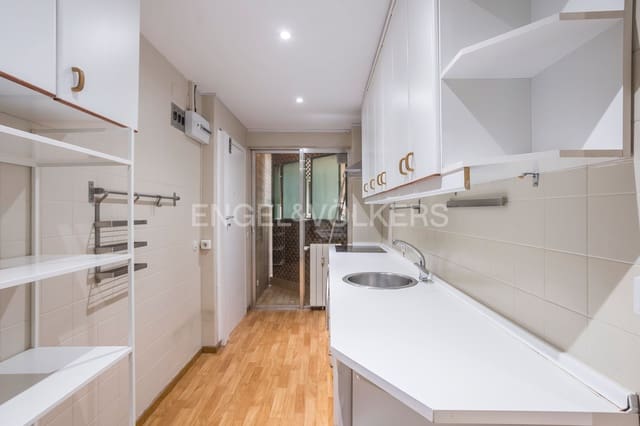 3 soveværelse Lejlighed til leje i Almagro, Madrid by med swimmingpool garage - € 2.650 (Ref: 9093462)