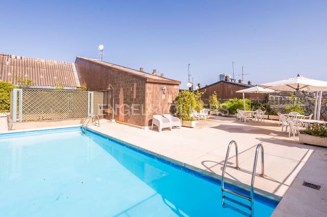 3 soveværelse Lejlighed til leje i Almagro, Madrid by med swimmingpool garage - € 2.650 (Ref: 9093462)