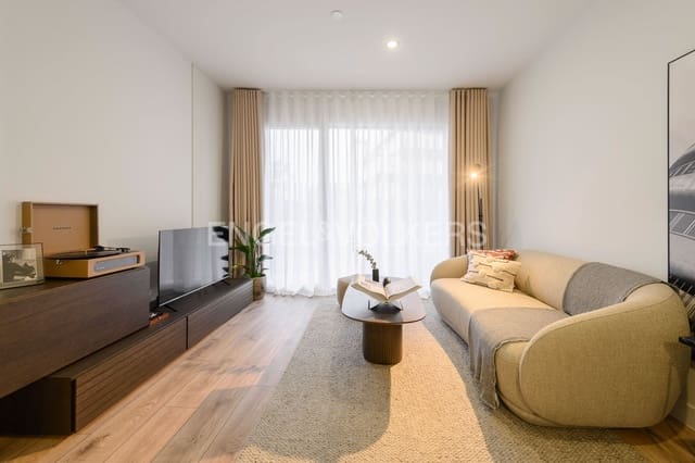1 soveværelse Lejlighed til leje i Pacífico, Madrid by med garage - € 1.675 (Ref: 9093483)