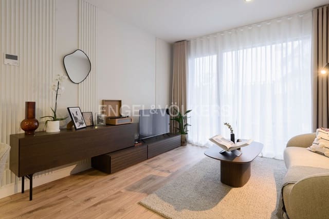 1 soveværelse Lejlighed til leje i Pacífico, Madrid by med garage - € 1.675 (Ref: 9093483)