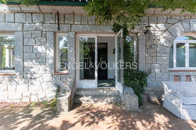 4 sovrum Finca/Hus på landet till salu i Las Rozas de Madrid med garage - 1 020 000 € (Ref: 9093485)