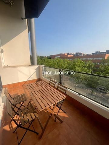 Apartamento de 2 habitaciones en San Sebastián de los Reyes en alquiler con piscina garaje - 1.900 € (Ref: 9093489)