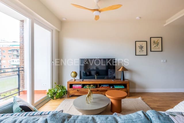 Apartamento de 3 habitaciones en Jerónimos, Madrid ciudad en alquiler - 3.000 € (Ref: 9093492)