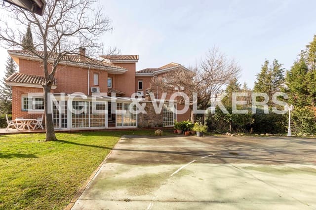5 soveværelse Villa til salg i Las Rozas de Madrid med swimmingpool garage - € 1.500.000 (Ref: 9093514)