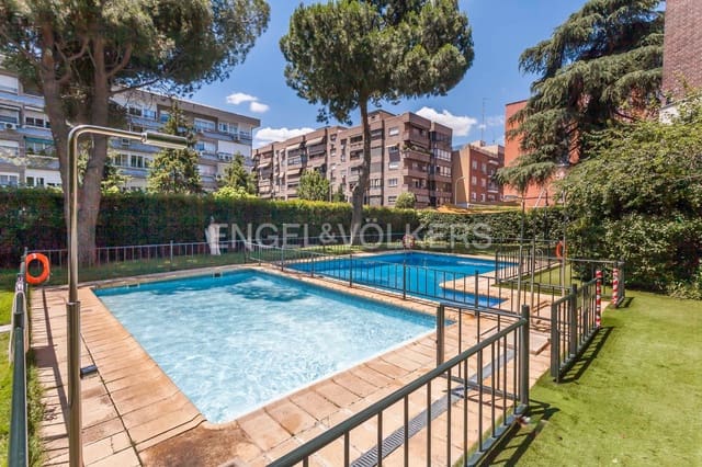 2 soveværelse Lejlighed til leje i Estrella, Madrid by med swimmingpool garage - € 2.300 (Ref: 9093561)