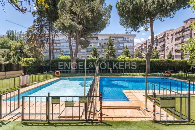 2 soveværelse Lejlighed til leje i Estrella, Madrid by med swimmingpool garage - € 2.300 (Ref: 9093561)