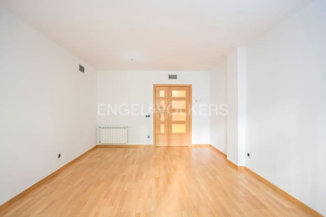 Apartamento de 2 habitaciones en Rios Rosas, Madrid ciudad en alquiler con piscina garaje - 2.700 € (Ref: 9093580)