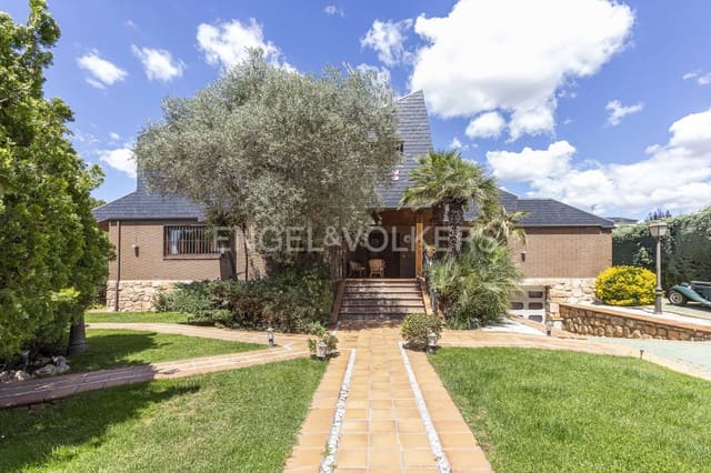 7 soveværelse Villa til salg i Las Rozas de Madrid med swimmingpool garage - € 1.045.000 (Ref: 9093590)