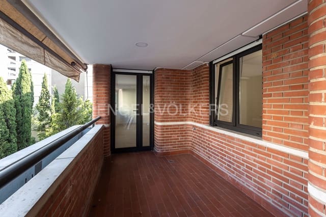 4 soveværelse Lejlighed til leje i La Paz, Madrid by med swimmingpool garage - € 3.500 (Ref: 9093679)