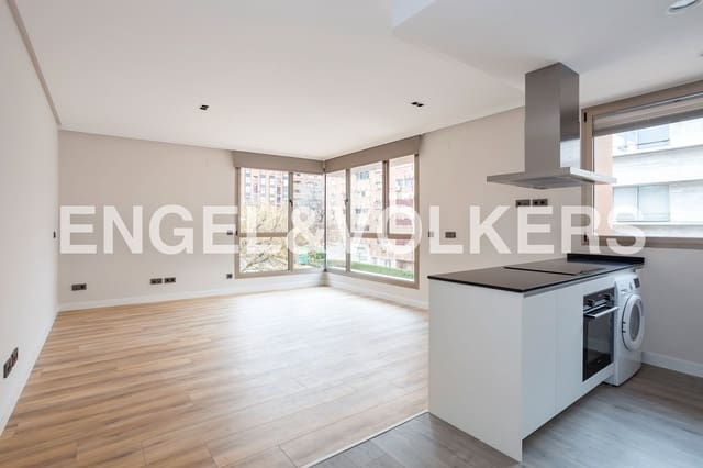 2 soveværelse Lejlighed til leje i Adelfas, Madrid by med garage - € 2.100 (Ref: 9093681)
