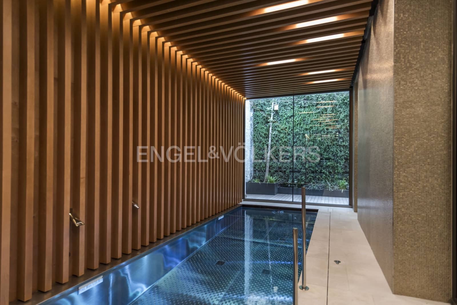 2 soveværelse Lejlighed til salg i Madrid by med swimmingpool garage - € 2.700.000 (Ref: 9093689)