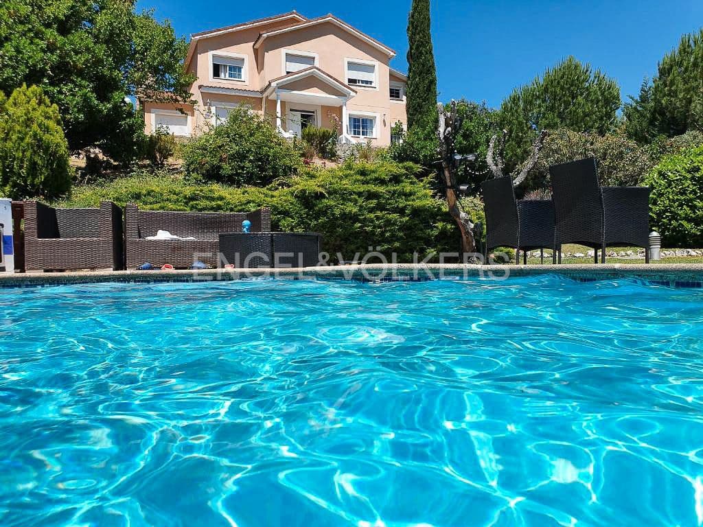 7 bedroom Villa for rent in San Sebastian de los Reyes with pool garage - € 5,000 (Ref: 9093721)
