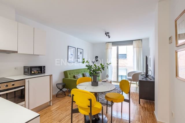 1 soveværelse Lejlighed til leje i Universidad, Madrid by med garage - € 1.400 (Ref: 9093731)