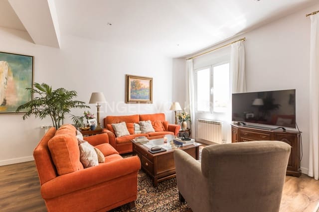 4 soveværelse Lejlighed til salg i Cuatro Caminos, Madrid by med garage - € 745.000 (Ref: 9093749)