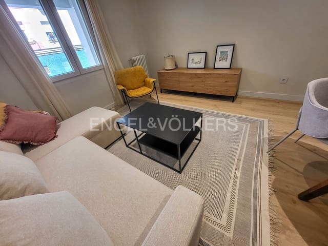 2 soveværelse Lejlighed til leje i Puerta del Ángel, Madrid by - € 1.500 (Ref: 9093804)