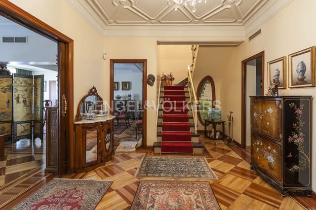 6 soveværelse Penthouse til salg i Almagro, Madrid by med garage - € 3.200.000 (Ref: 9093886)