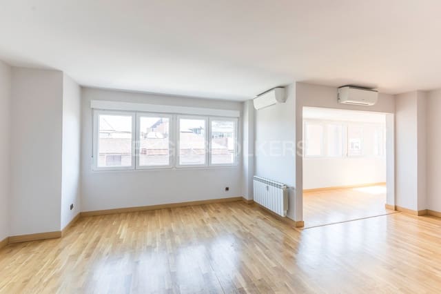 4 bedroom Apartment for rent in Ciudad Jardín, Madrid city with pool garage - € 3,100 (Ref: 9094003)