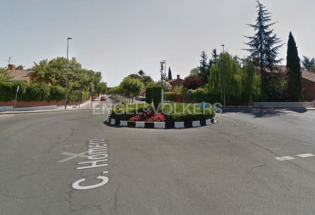 5 bedroom Villa for sale in Majadahonda with pool garage - € 1,600,000 (Ref: 9094013)