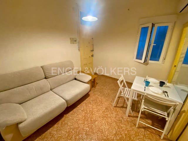 1 soveværelse Lejlighed til leje i Embajadores, Madrid by - € 980 (Ref: 9094056)