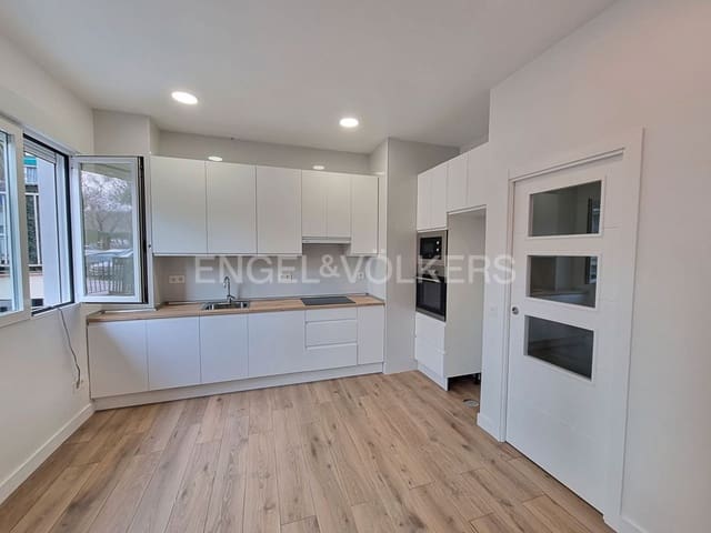 2 makuuhuone Huoneisto myytävänä paikassa Canillejas, Madrid kaupunki - 380 000 € (Ref: 9094062)