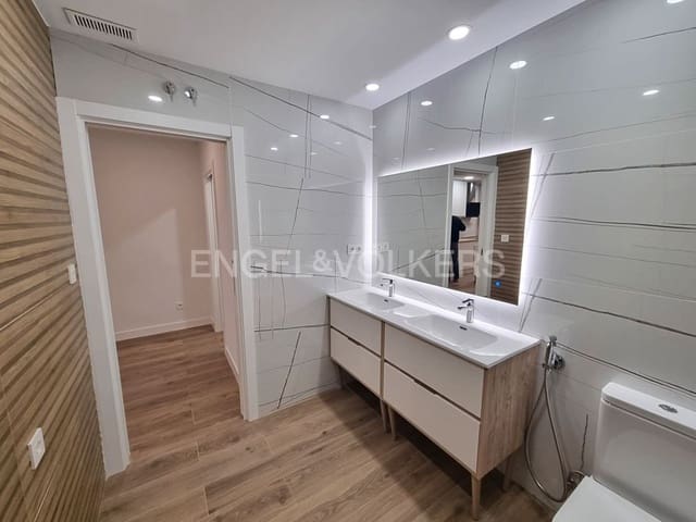 2 makuuhuone Huoneisto myytävänä paikassa Canillejas, Madrid kaupunki - 380 000 € (Ref: 9094062)