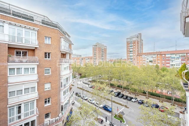 5 soveværelse Lejlighed til salg i Cuatro Caminos, Madrid by med garage - € 2.350.000 (Ref: 9094081)