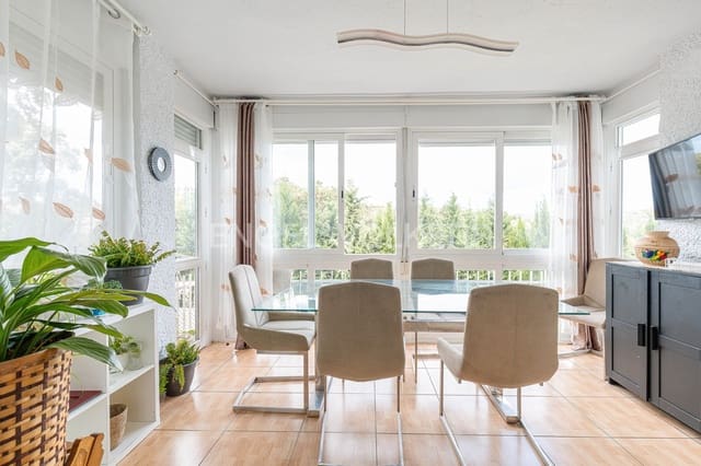 Chalet de 4 habitaciones en Navalagamella en venta con piscina garaje - 420.000 € (Ref: 9094119)