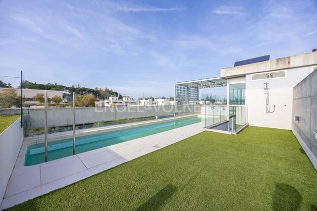 5 soveværelse Semi-Rækkehus til salg i Valdemarín, Madrid by med swimmingpool garage - € 2.590.000 (Ref: 9094185)