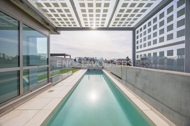 5 soveværelse Semi-Rækkehus til salg i Valdemarín, Madrid by med swimmingpool garage - € 2.590.000 (Ref: 9094185)