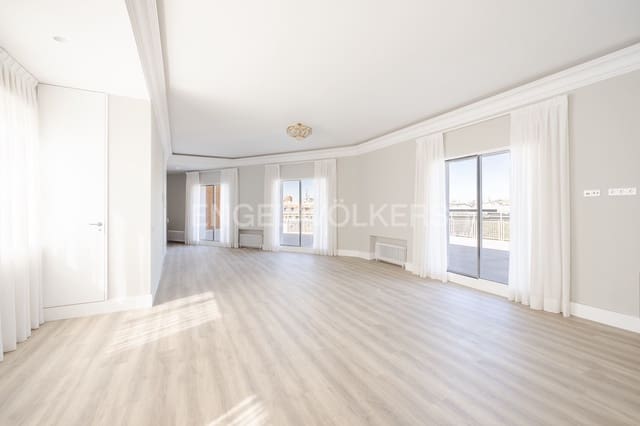 Ático de 4 habitaciones en Castellana, Madrid ciudad en alquiler con garaje - 16.000 € (Ref: 9094243)