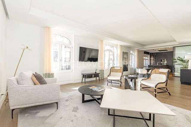 Apartamento de 3 habitaciones en Jerónimos, Madrid ciudad en alquiler - 14.160 € (Ref: 9094328)