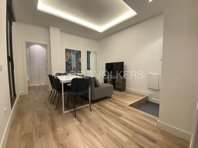3 sovrum Lägenhet att hyra i Palacio, Madrid stad - 4 250 € (Ref: 9094350)