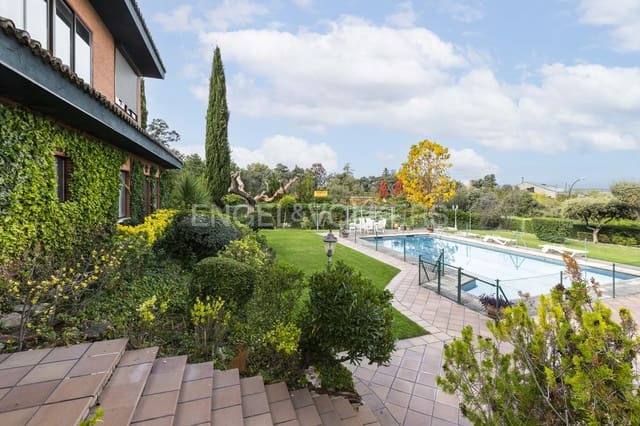 5 soveværelse Villa til salg i San Sebastián de los Reyes med swimmingpool garage - € 2.500.000 (Ref: 9094357)