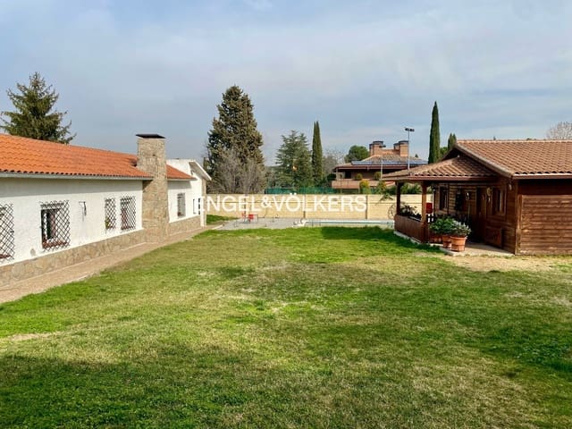 11 soveværelse Finca/Landehus til salg i Valdemarín, Madrid by med swimmingpool garage - € 2.500.000 (Ref: 9094371)
