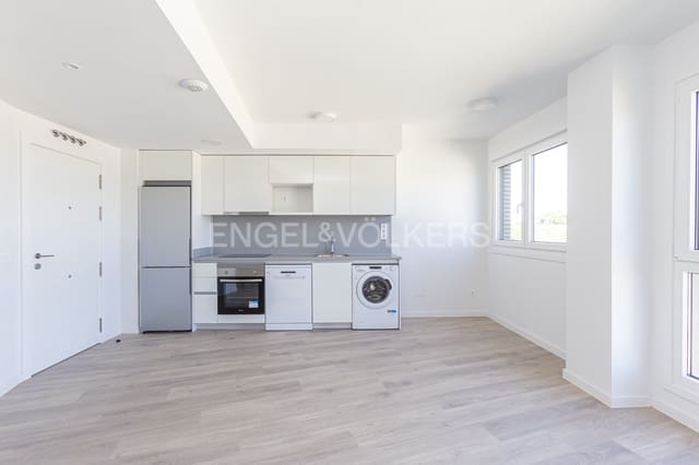 Apartamento de 2 habitaciones en Casco Histórico de Barajas, Madrid ciudad en alquiler con piscina garaje - 1.360 € (Ref: 9094381)