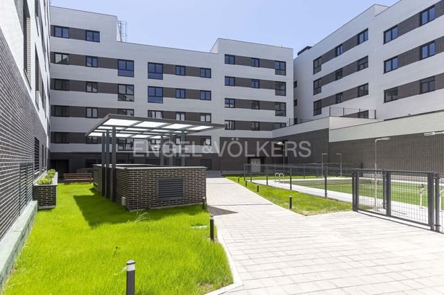 Apartamento de 2 habitaciones en Casco Histórico de Barajas, Madrid ciudad en alquiler con piscina garaje - 1.435 € (Ref: 9094382)