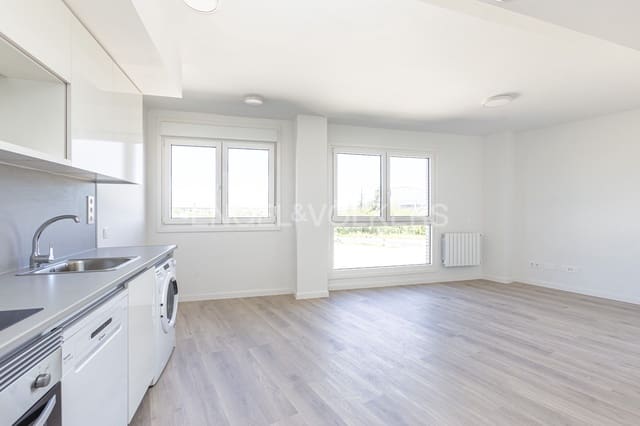 Apartamento de 2 habitaciones en Casco Histórico de Barajas, Madrid ciudad en alquiler con piscina garaje - 1.315 € (Ref: 9094383)