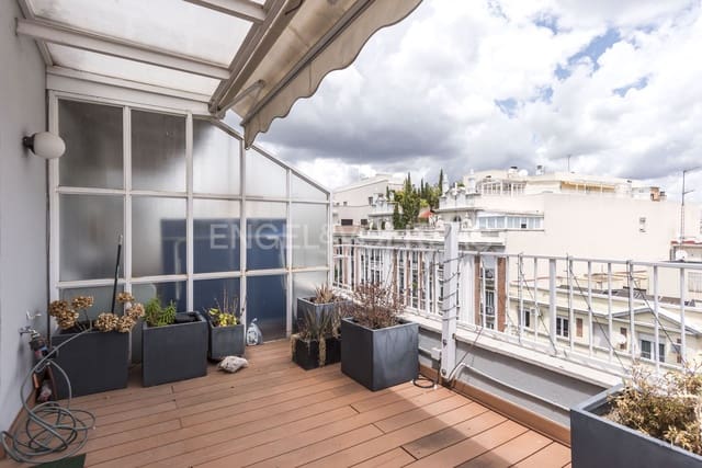2 soveværelse Penthouse til salg i Almagro, Madrid by - € 1.395.000 (Ref: 9094405)