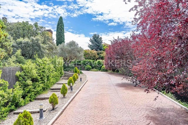 5 soveværelse Villa til salg i San Sebastián de los Reyes med swimmingpool - € 1.900.000 (Ref: 9094406)