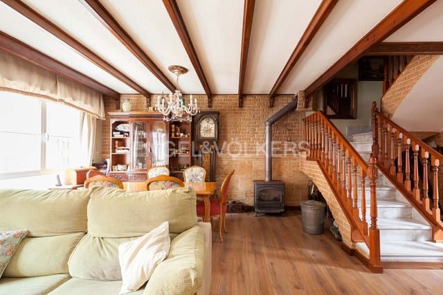 3 soverom Hus til salgs i Fuente el Saz de Jarama med garasje - € 330 000 (Ref: 9094411)